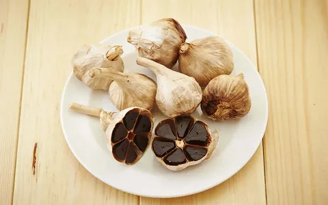 تصویر 3 از سیر سیاه تبریز آماده فروش و پخش عمده با بسته‌ بندی لوکس
